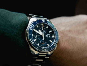RELOJ